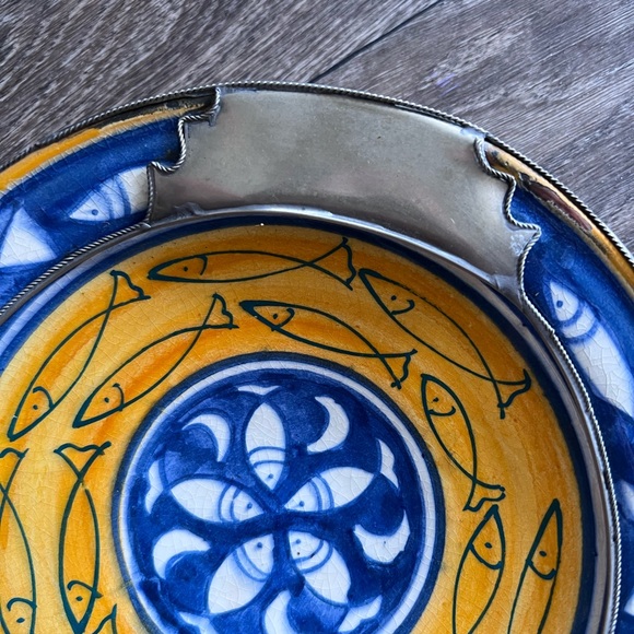 Safi Signed Vintage Moroccan Hand Painted Fish Pottery Wall Plate Bowl Metal Rim - Picture 7 of 11